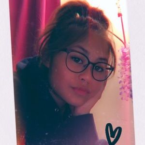 Meet your Posher, Alyssa